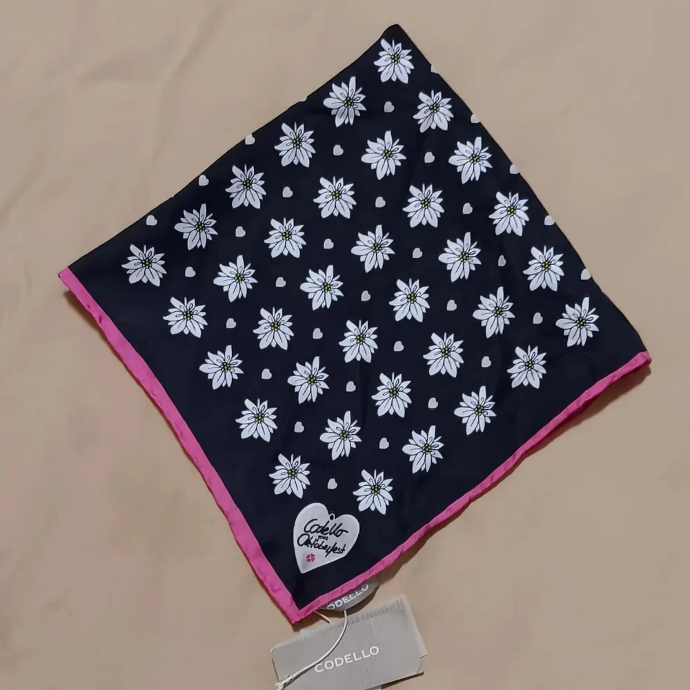 Codello Oktoberfes Silk Scarf Daisy Print 21